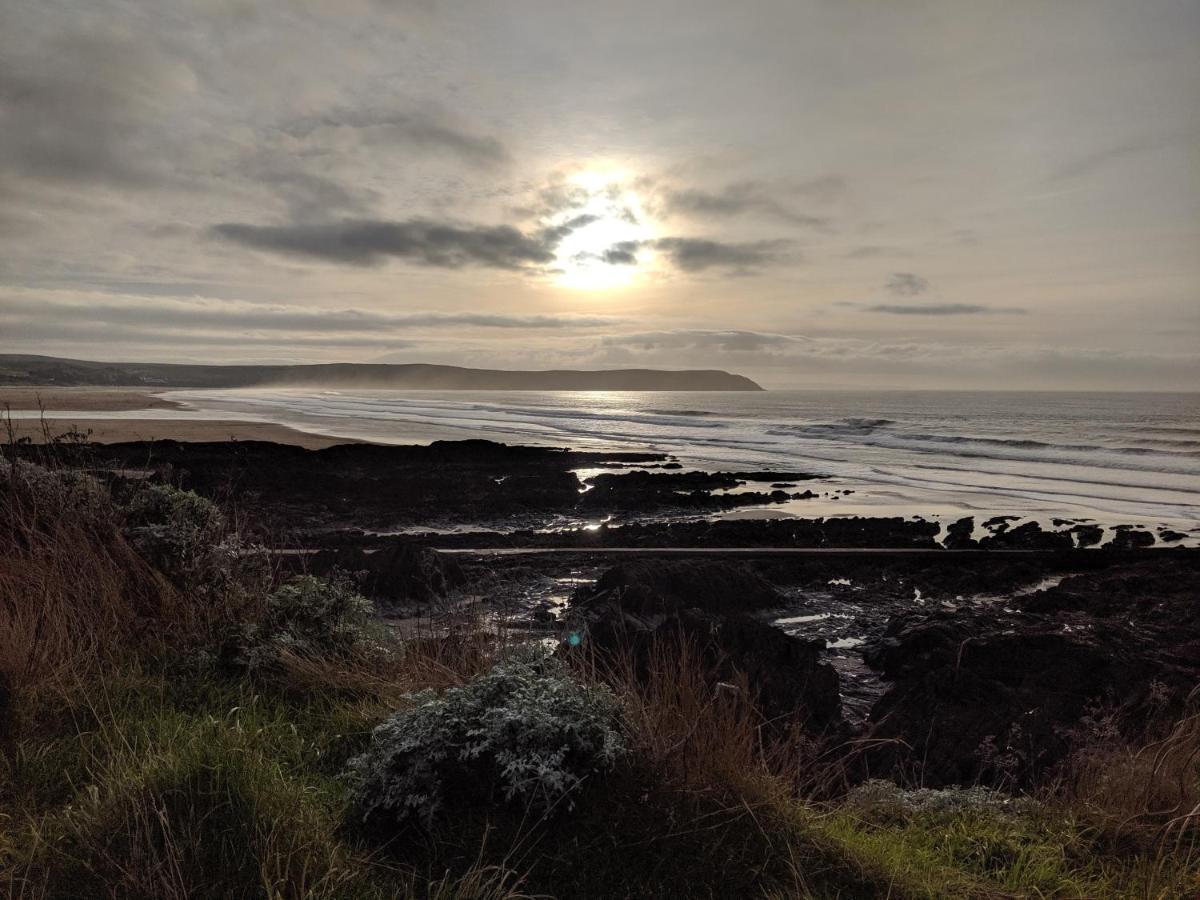 7 Putsborough - Luxury Apartment At Byron Woolacombe, Only 4 Minute Walk To Woolacombe Beach! Екстериор снимка